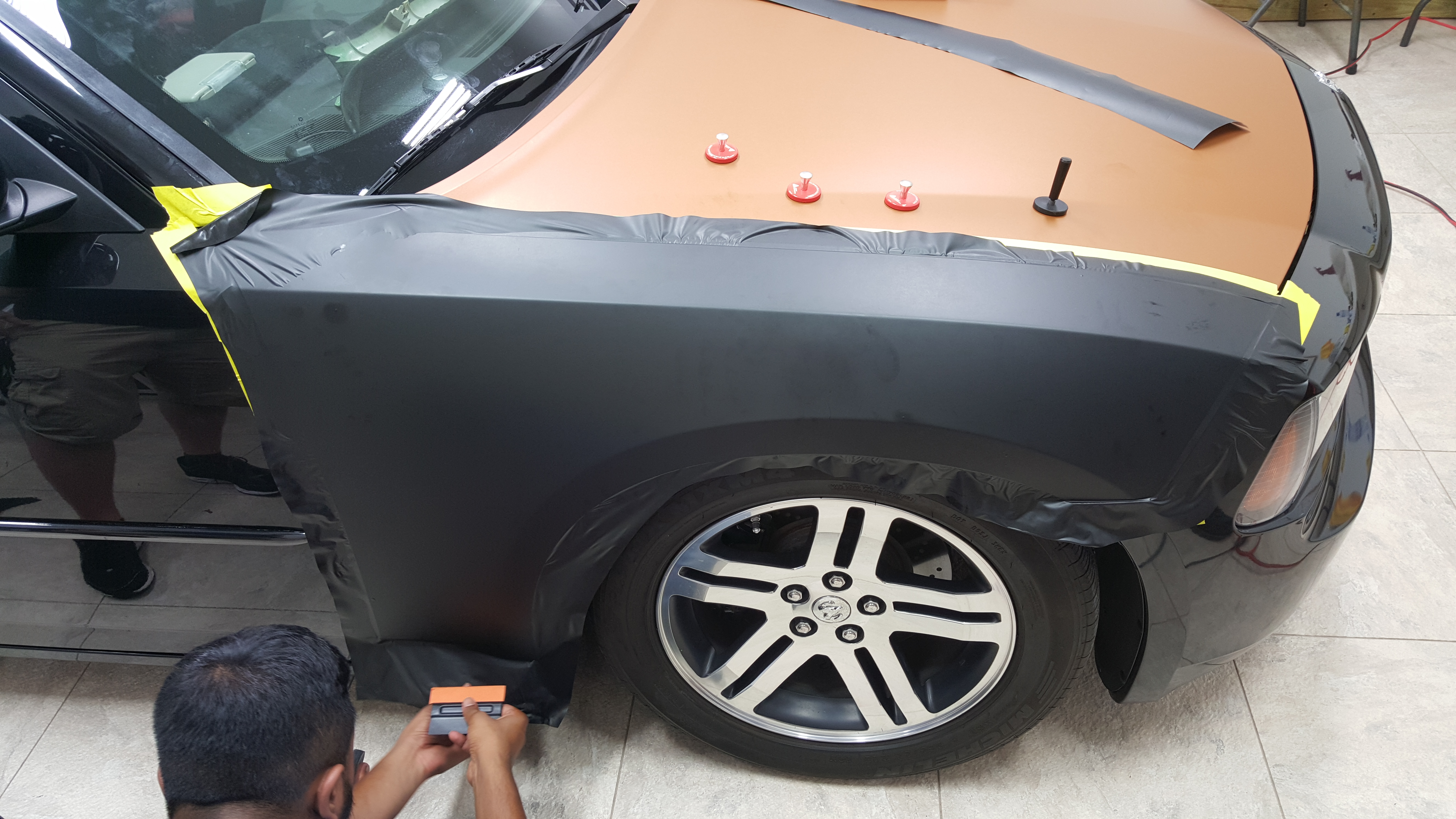 vinyl-wrapping-class-in-action-mobile-tech-training